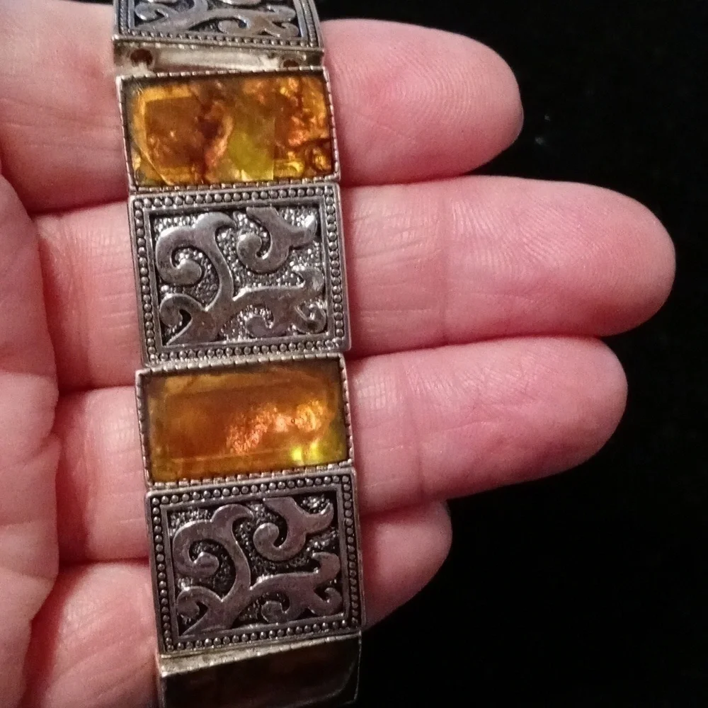 Amber and silver metal stretchy band - Picture 3 of 5